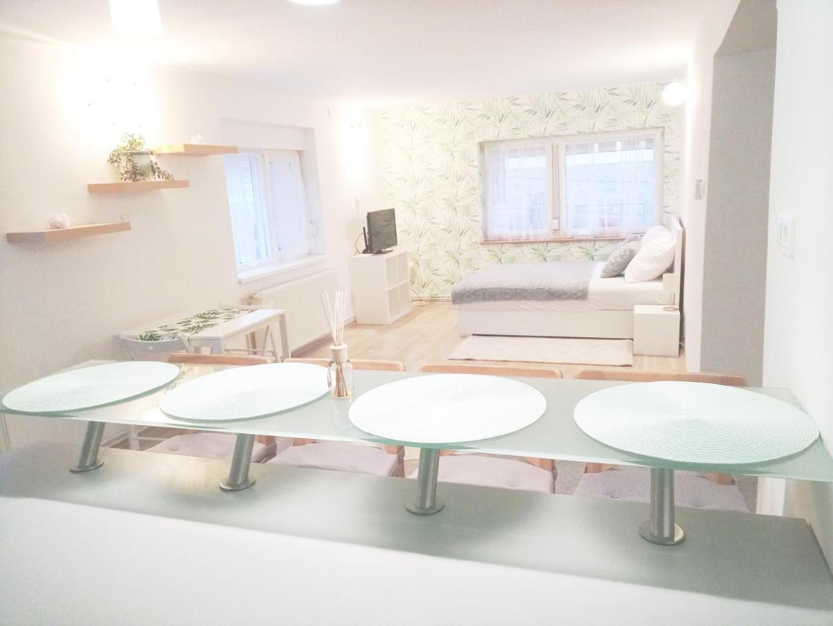 Stardust Apartman Pécs Exterior foto