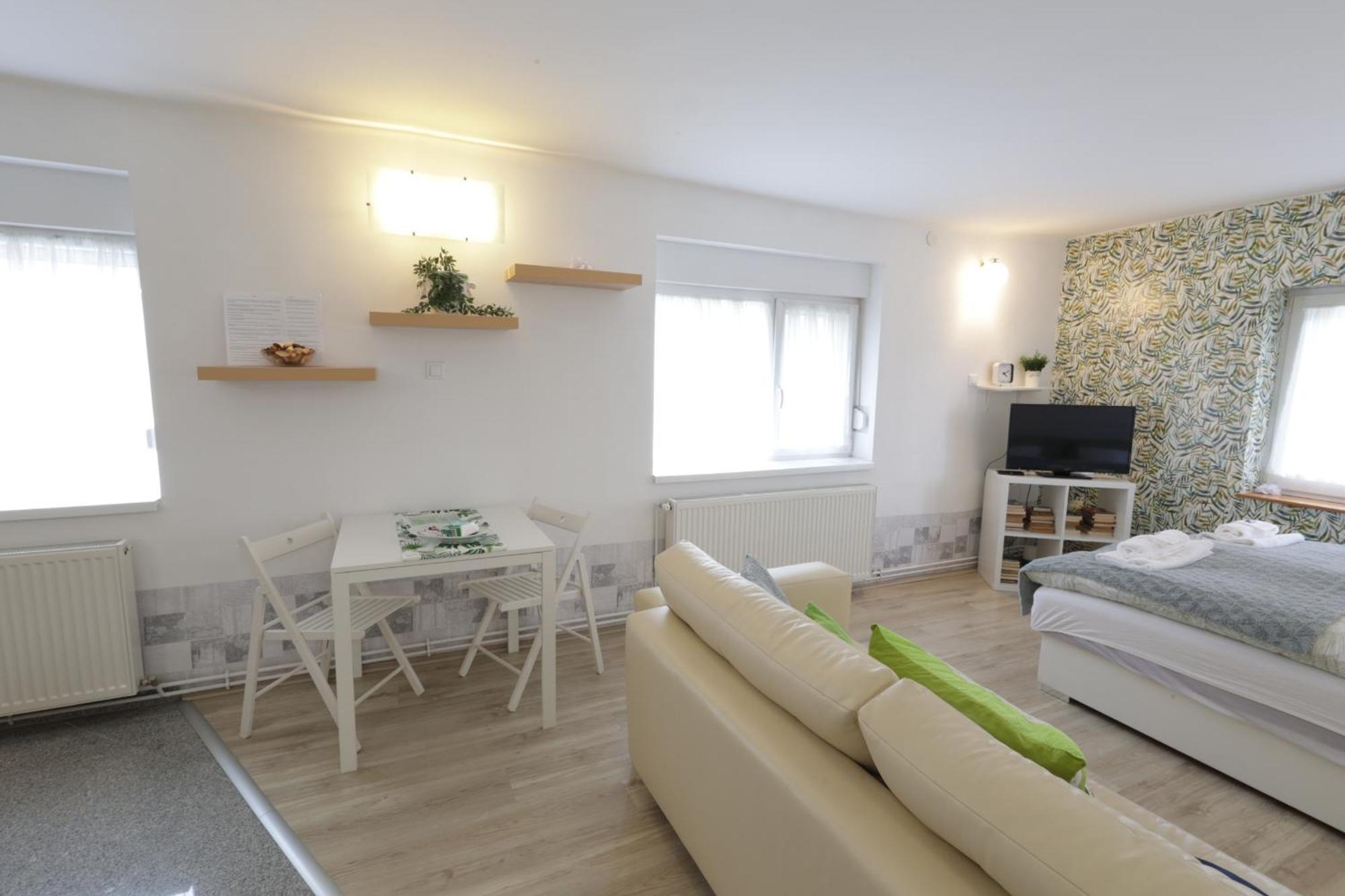 Stardust Apartman Pécs Exterior foto